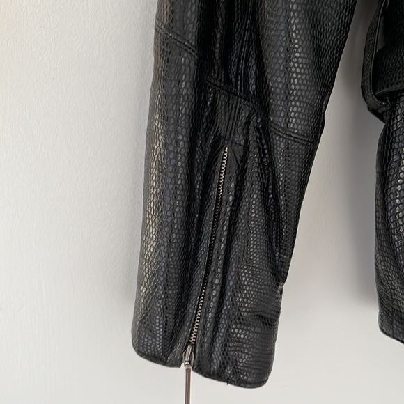 Laurel by Escada Pebbled Belted Black Leather Jacket, US6/8 - Picture 5 of 11